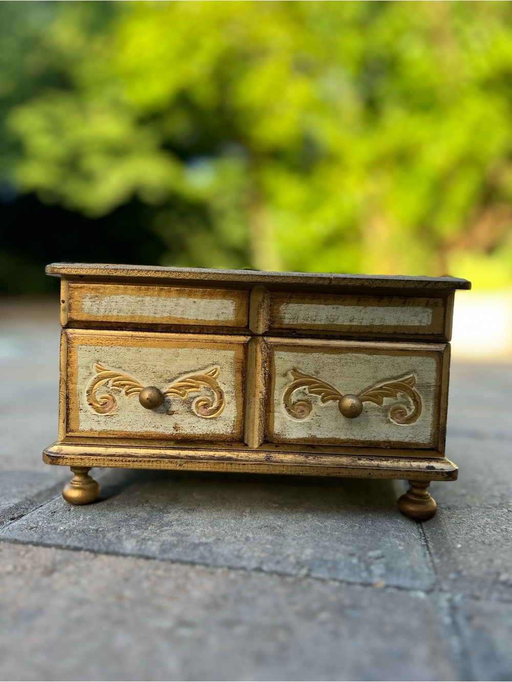 Vintage Italian Florentine Gold Jewelry Box with Zodiac Constellation Lid